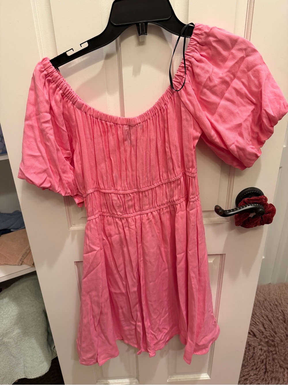 Pink Puff-Sleeve Women’s Peasant Top - Picture 2 of 3
